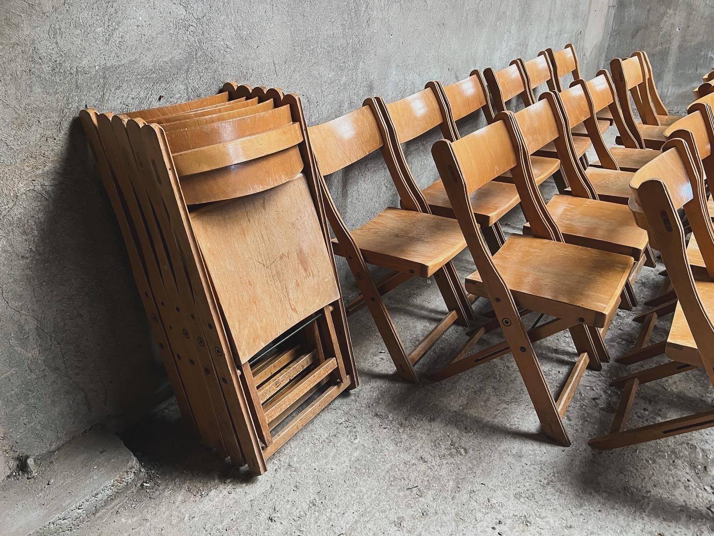 Set of 50 vintage 1950 bistro chairs foldable and stackable