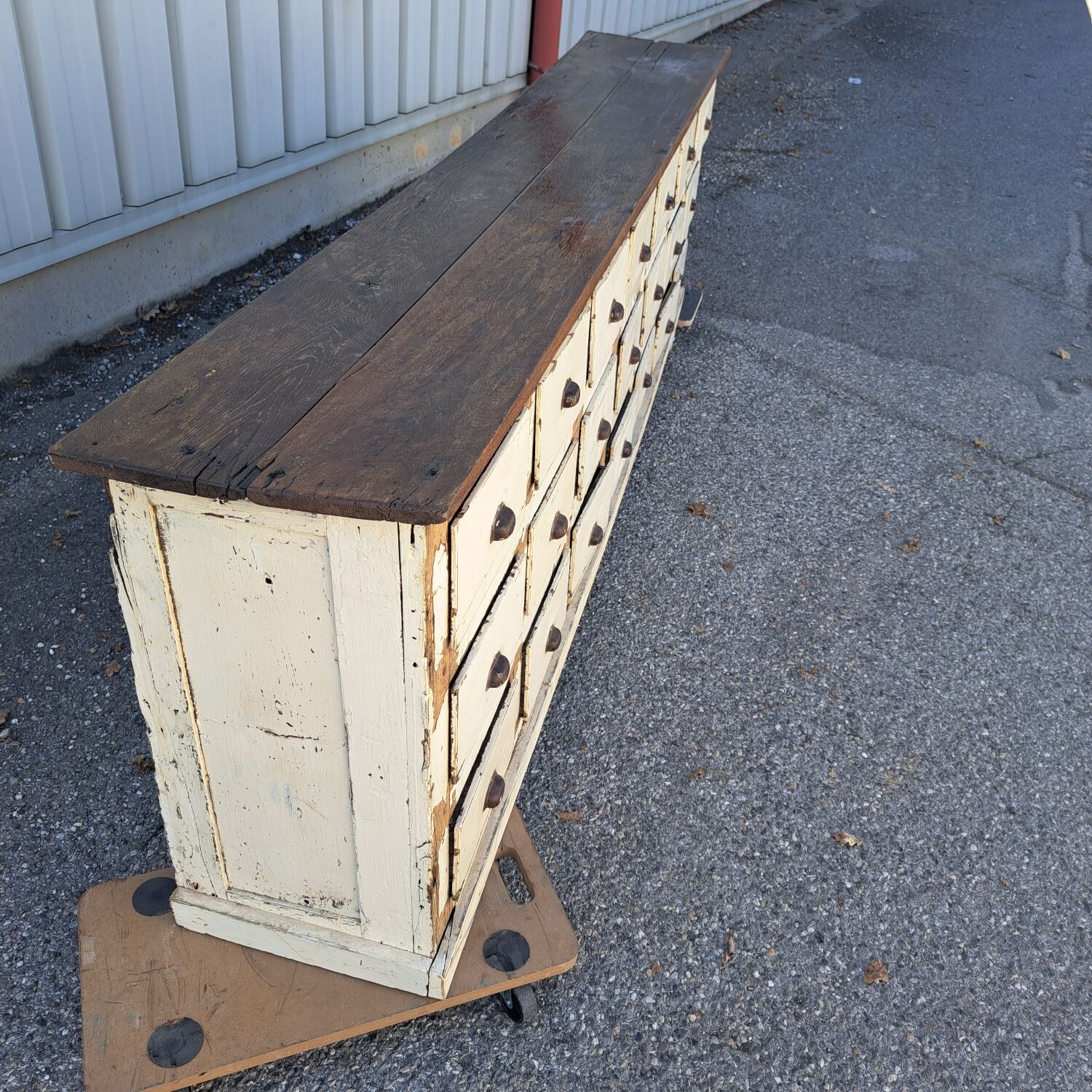 Très grand meuble de métier