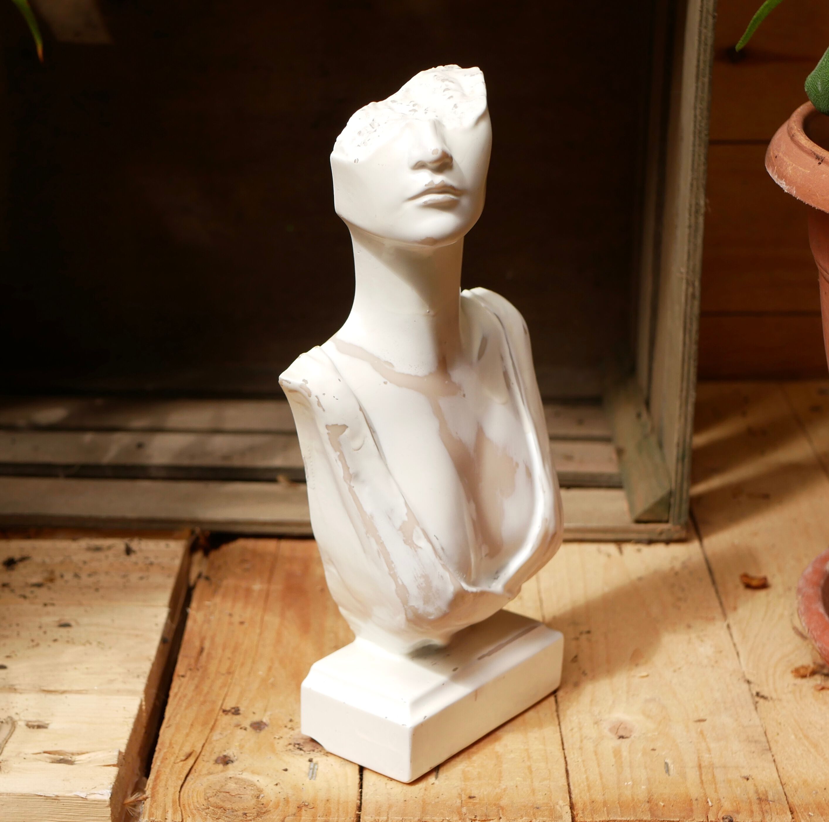 Woman bust in resin