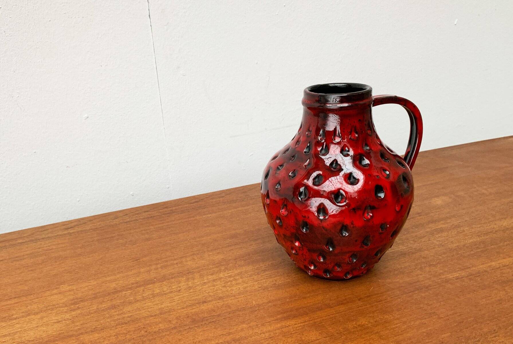 Strawberry pottery vase by Fratelli Fanciullacci for Bitossi, 1960s.