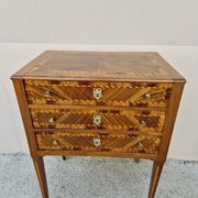 Louis XVI period chest of drawers in marquetry