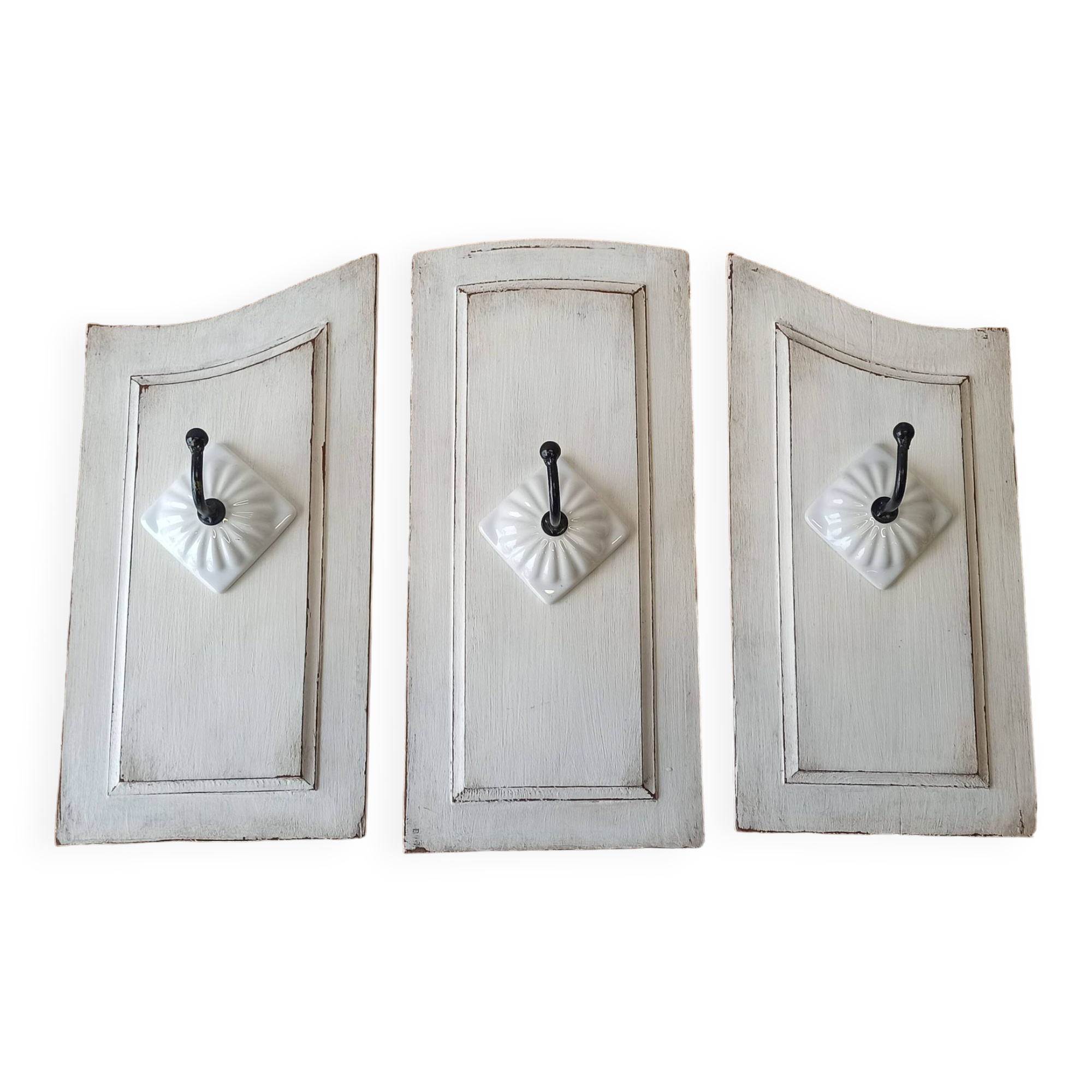 Shabby chic triptych hanger.