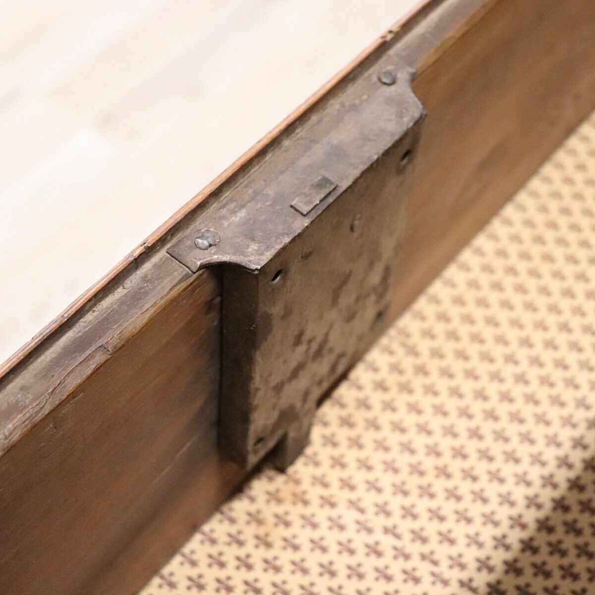 Antique chest of drawers from the Louis XVI period, Italy, 18th century