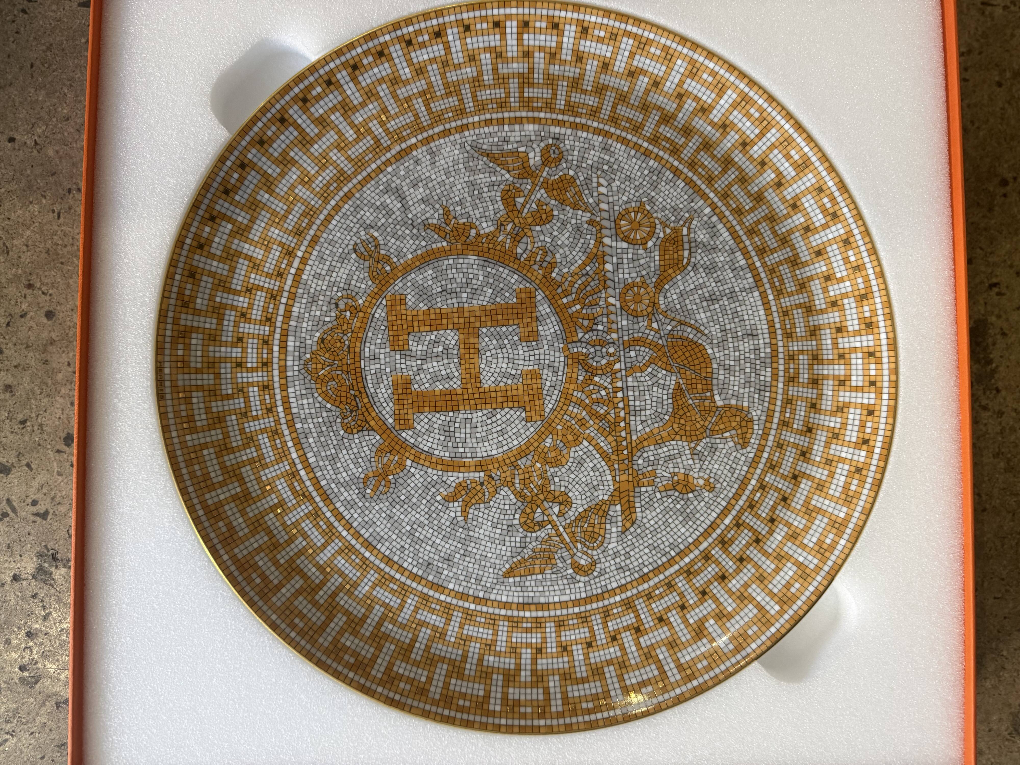 Mosaic tart dish in 24-carat gold by Hermès