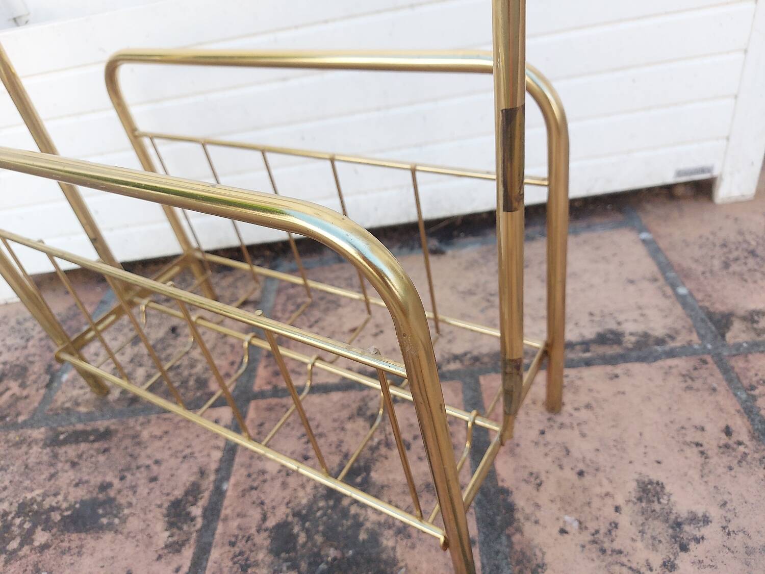 Porte revues vintage en laiton