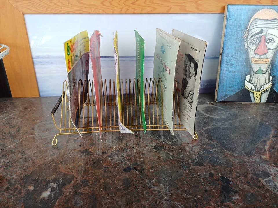 Vintage vinyl record holder