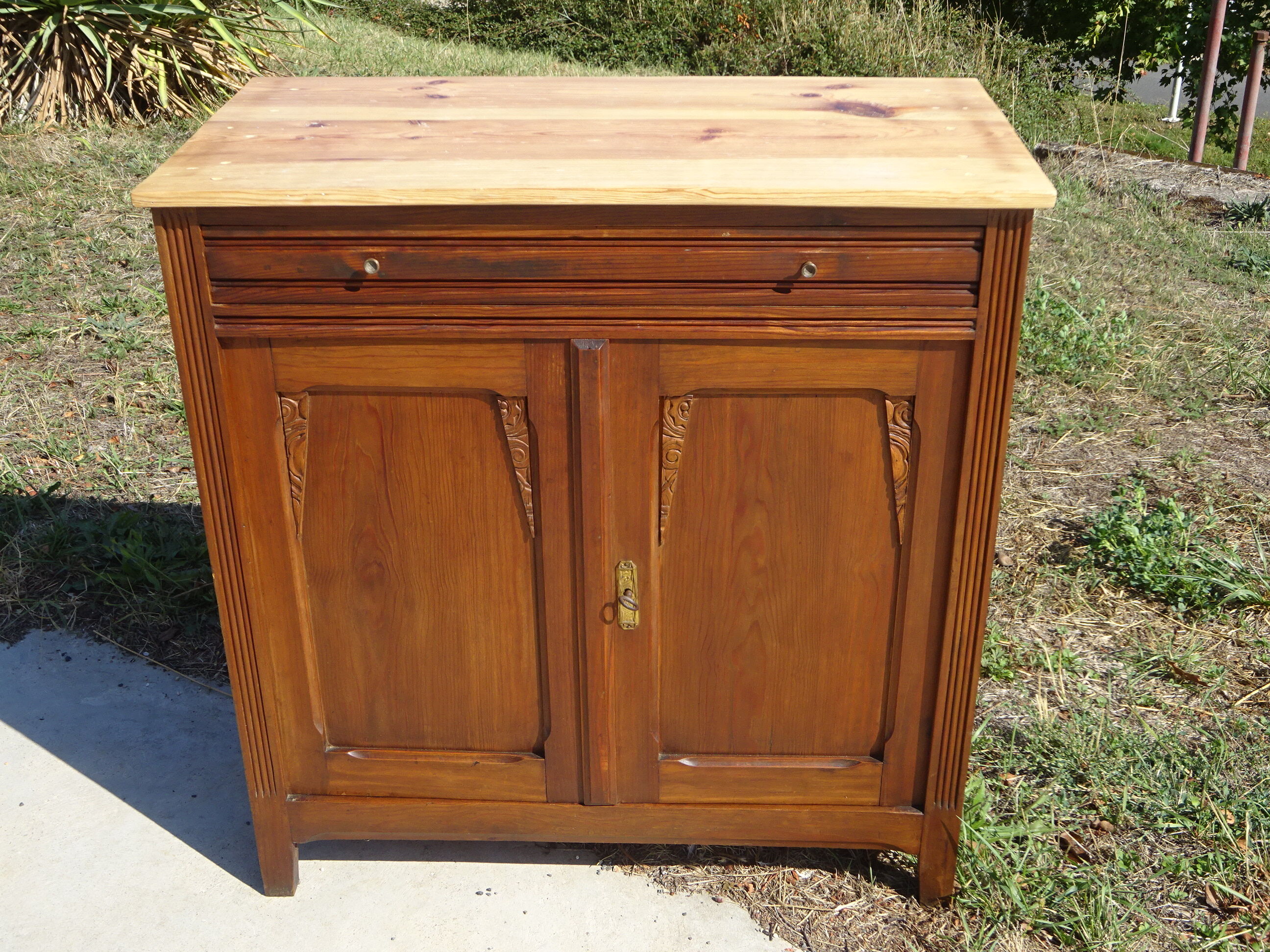 Ancien petit buffet Art Déco