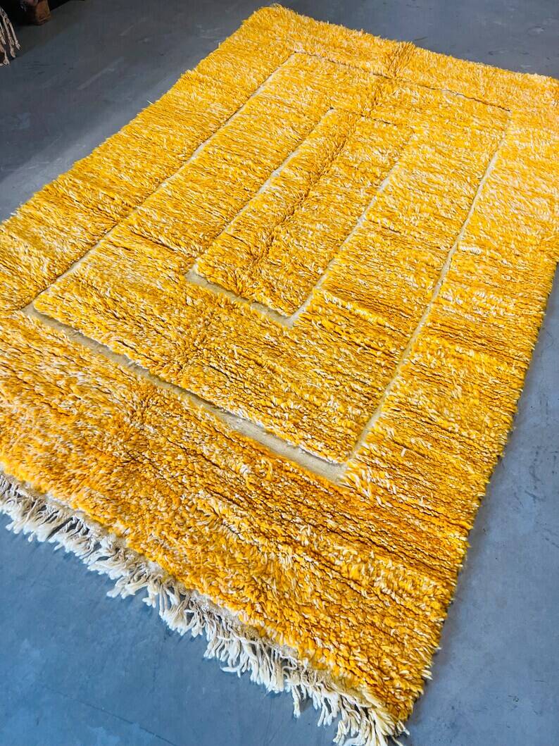 Moroccan handcrafted rug 250cm x 150cm