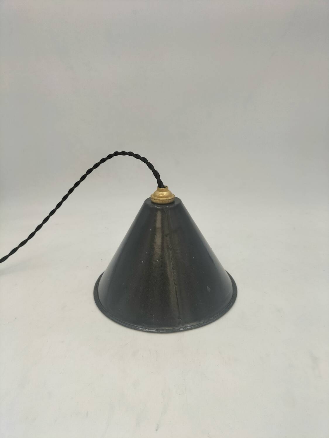 Enamelled sheet metal cone pendant light