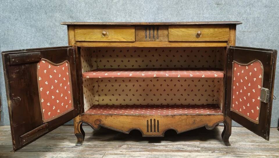 Louis XV period sideboard in walnut and solid oak circa 1750