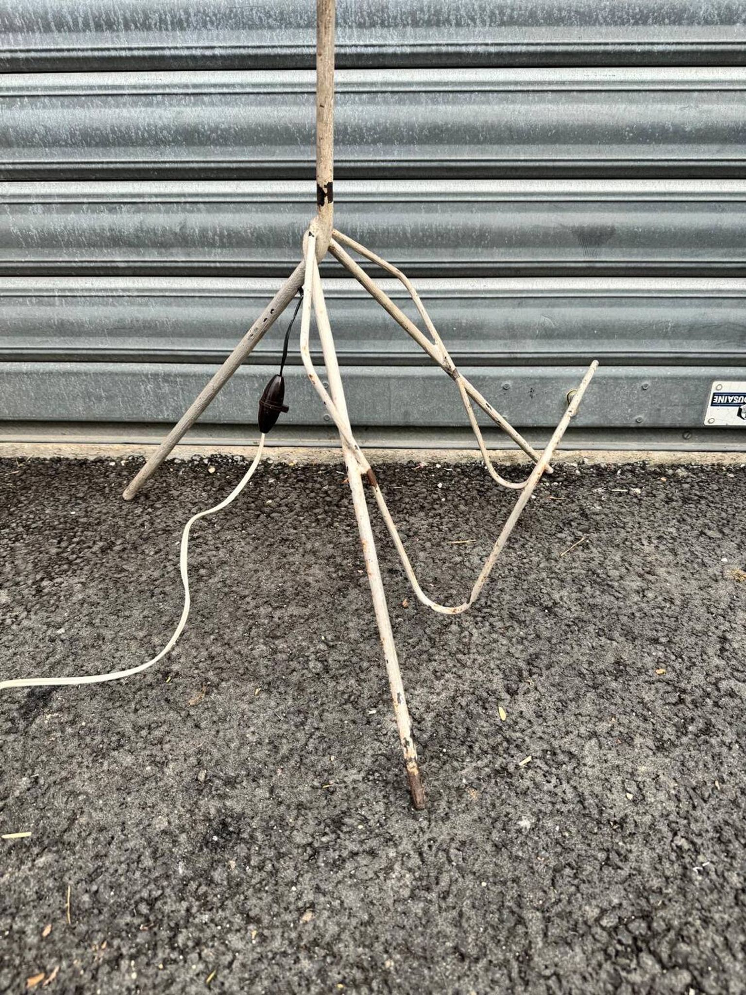 Rare modèle de lampadaire tripode vintage des années 50