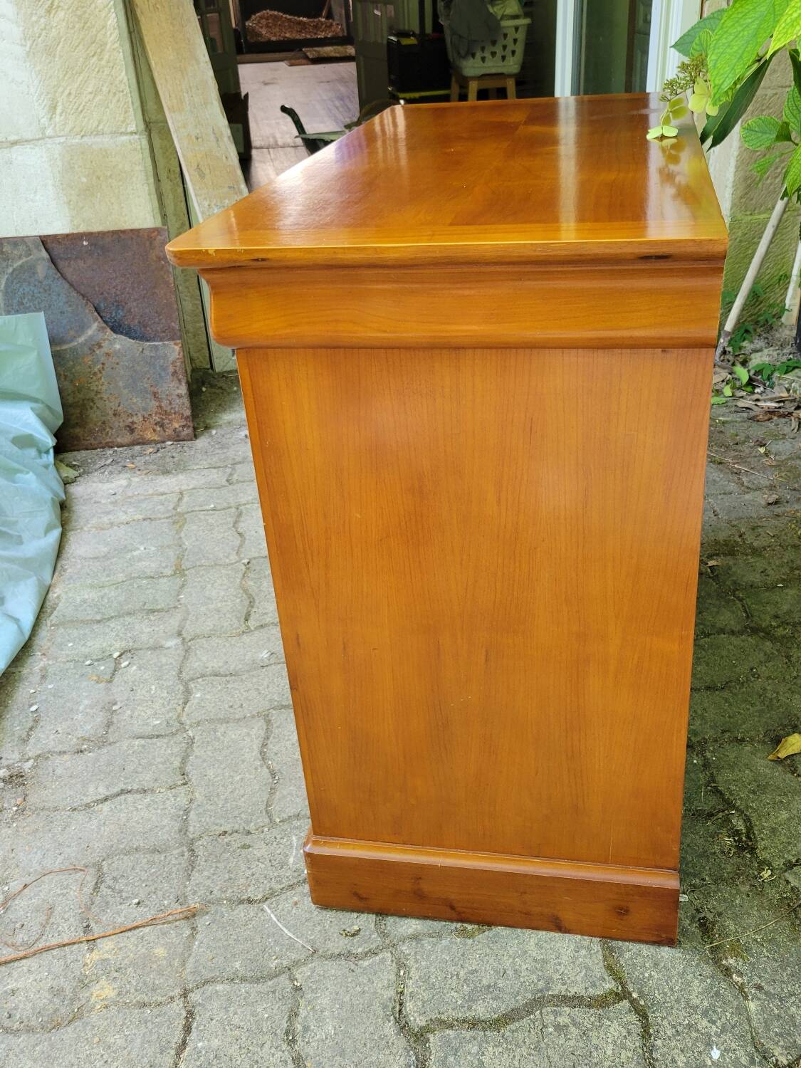 Louis Philippe cherry chest of drawers with lock