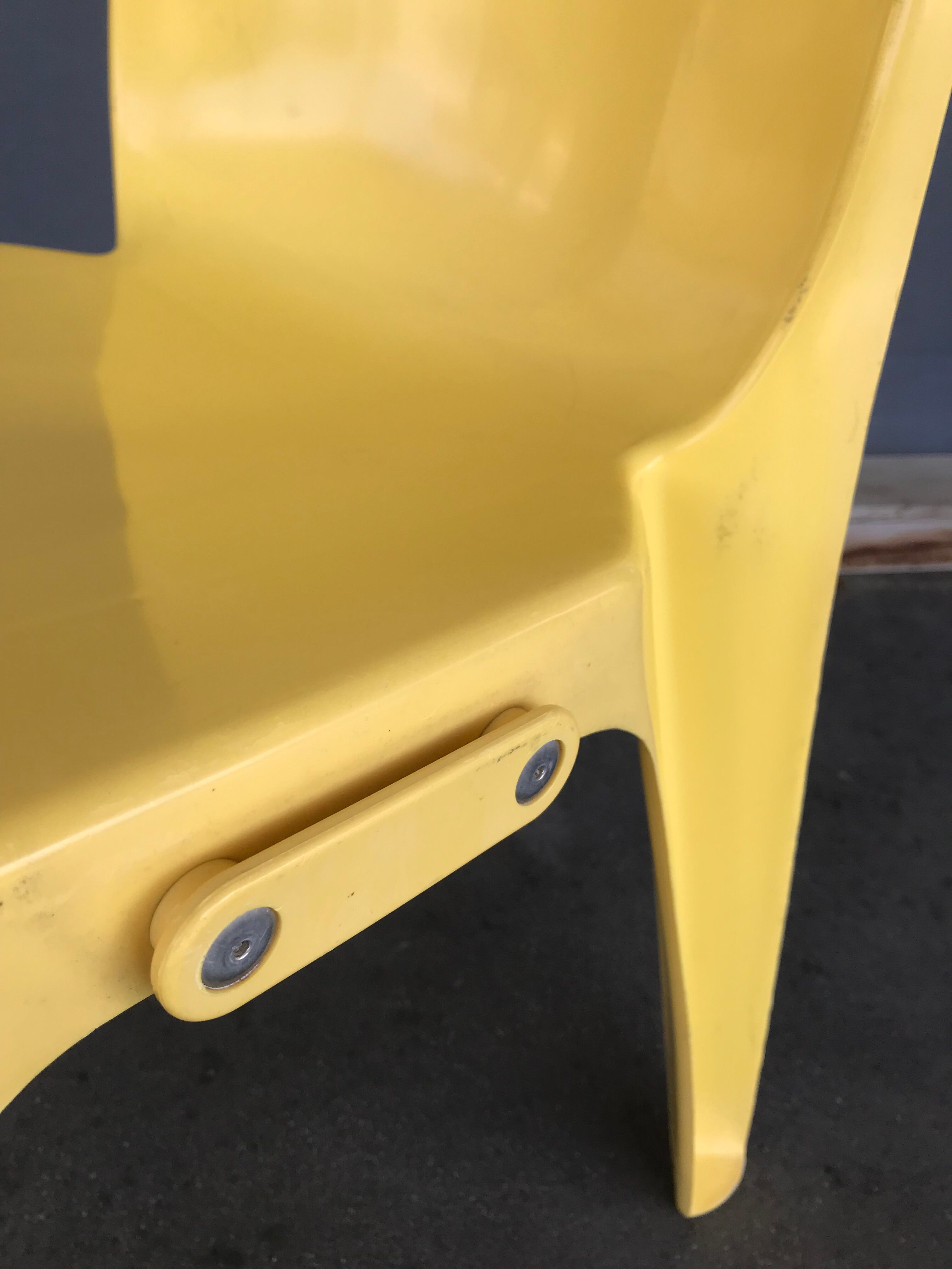 Monobloc chair Grosfillex 80's