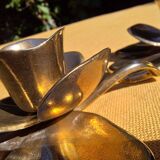 Set of 2 brass flower-shaped candle holders