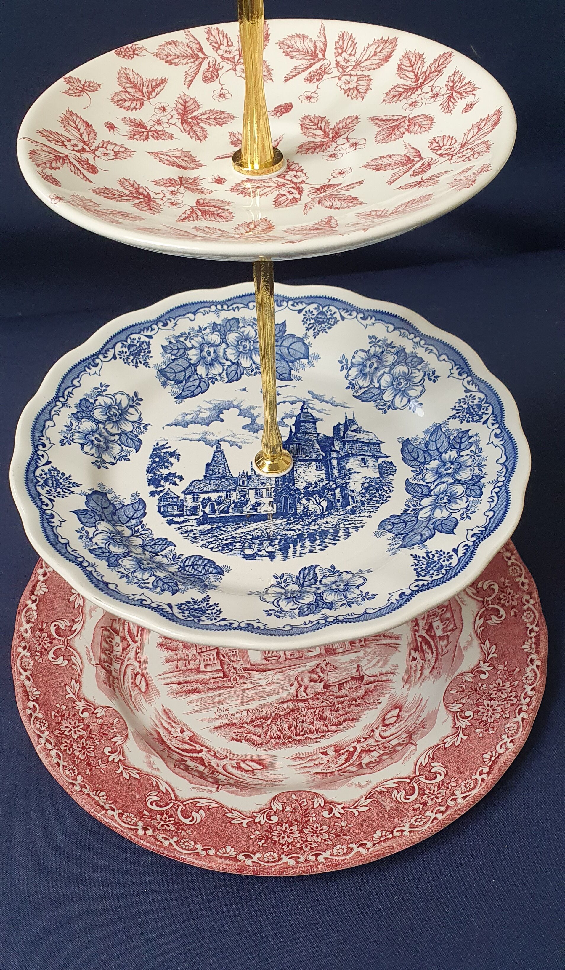 Servant, cake display, fruit, aperitif