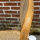 Chaise Cesca modèle b32 en blanc et bois par Marcel Breuer