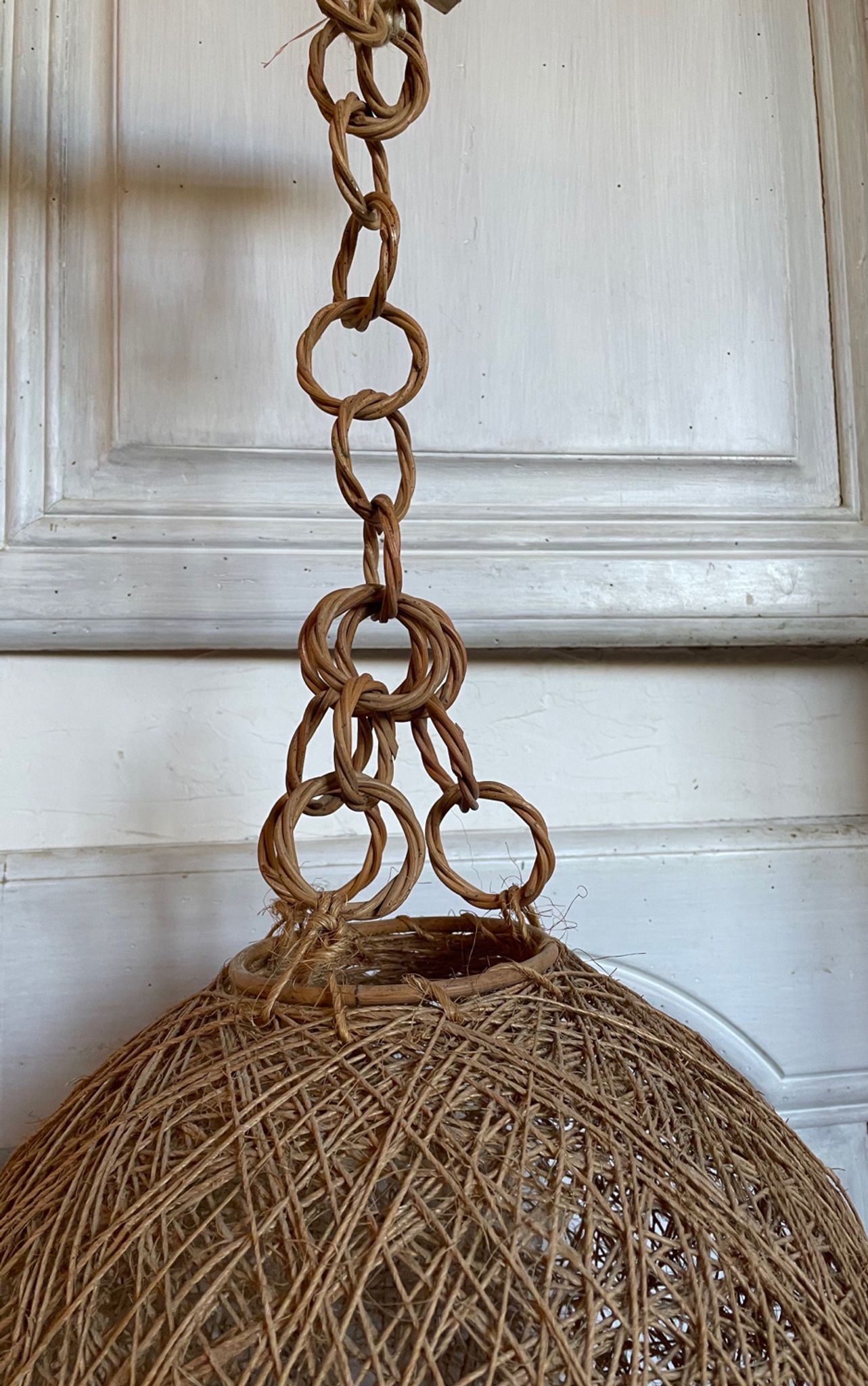 Suspension corde et rotin vintage