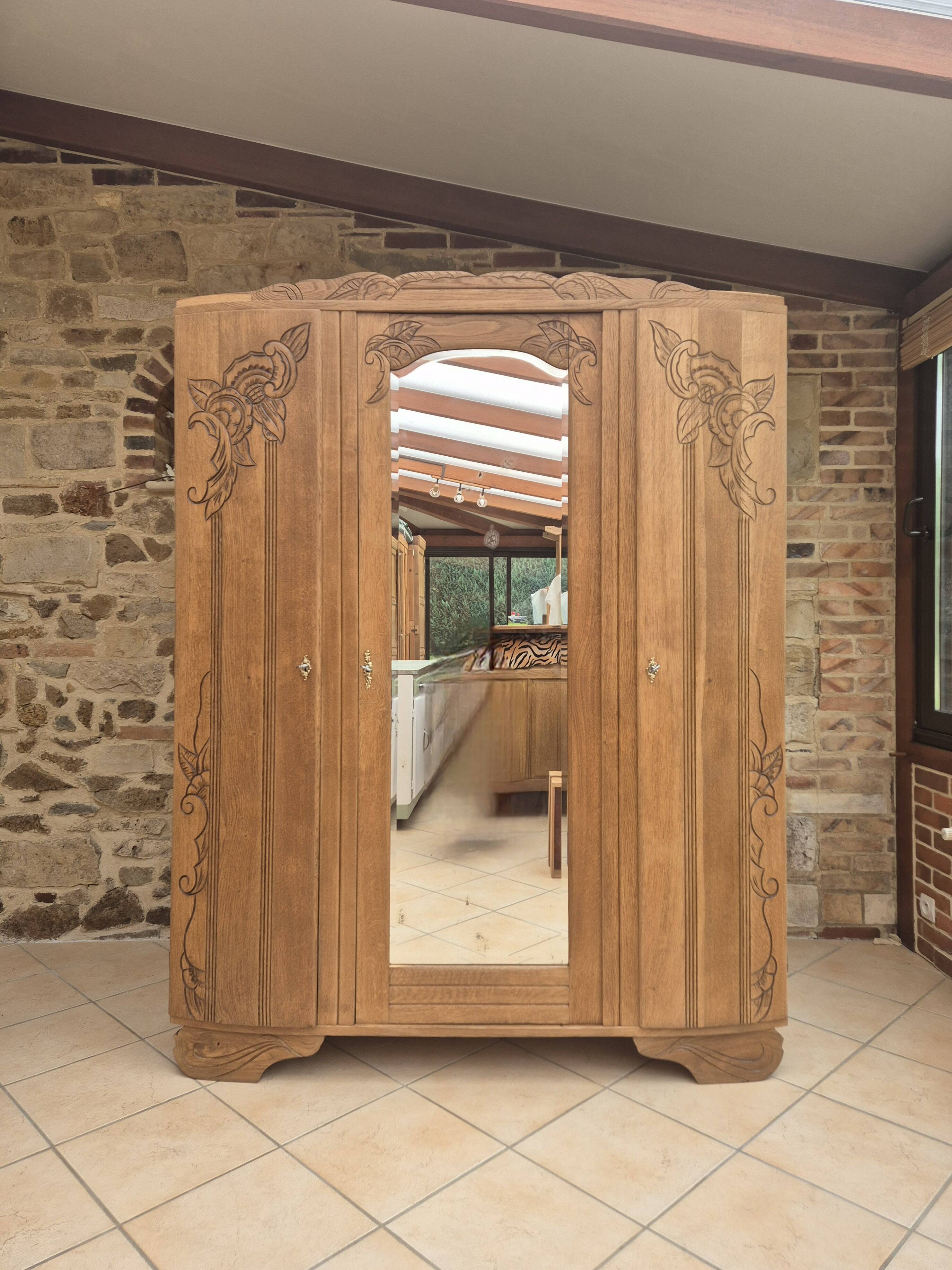 Art Deco cabinet