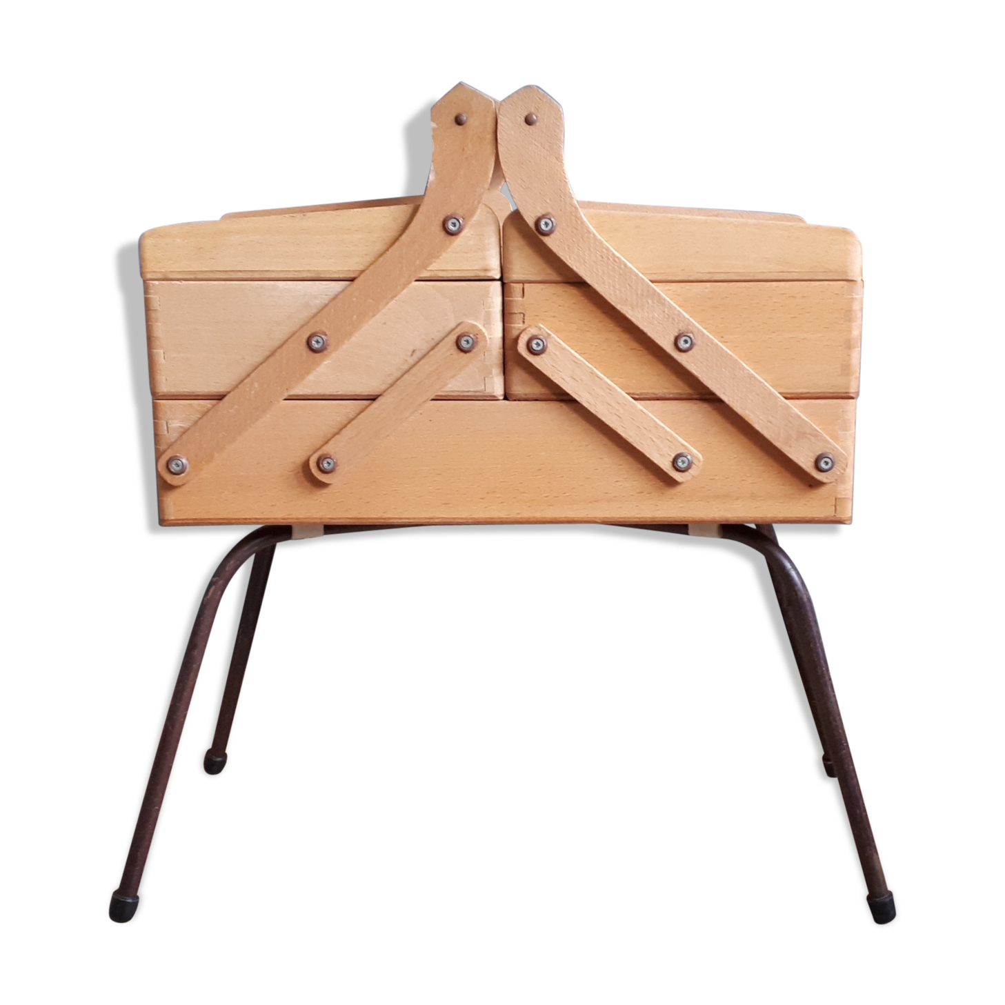 Former sewing worker on feet