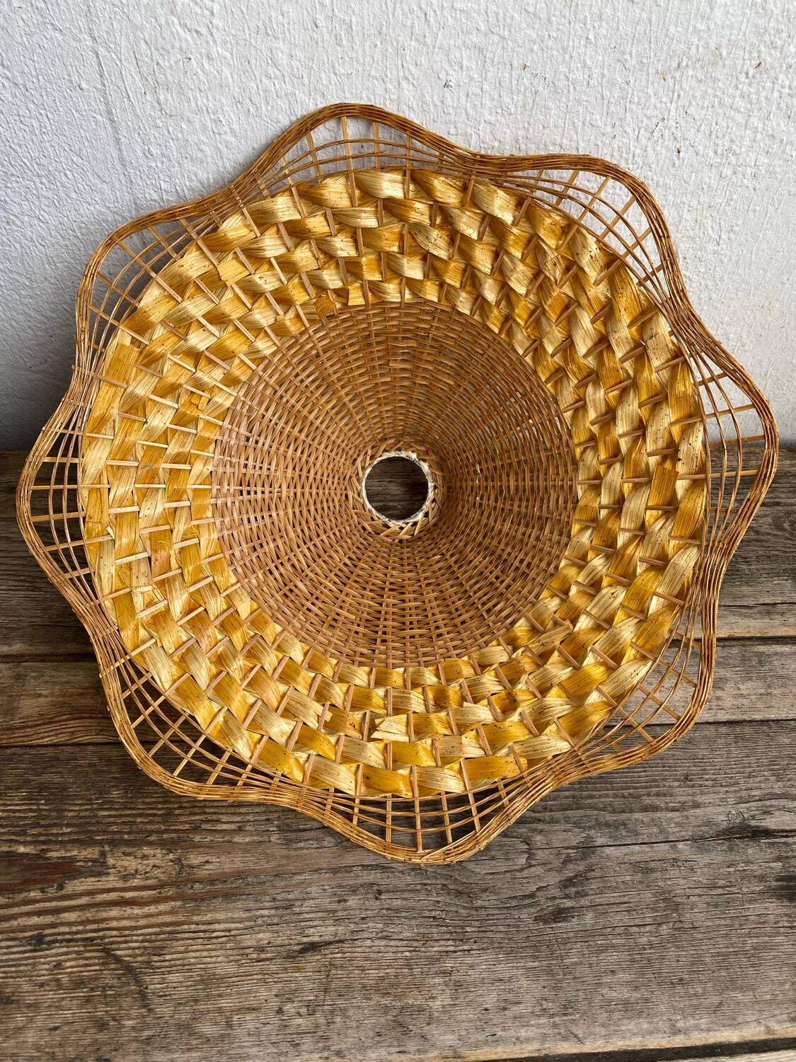 Woven wicker pendant light