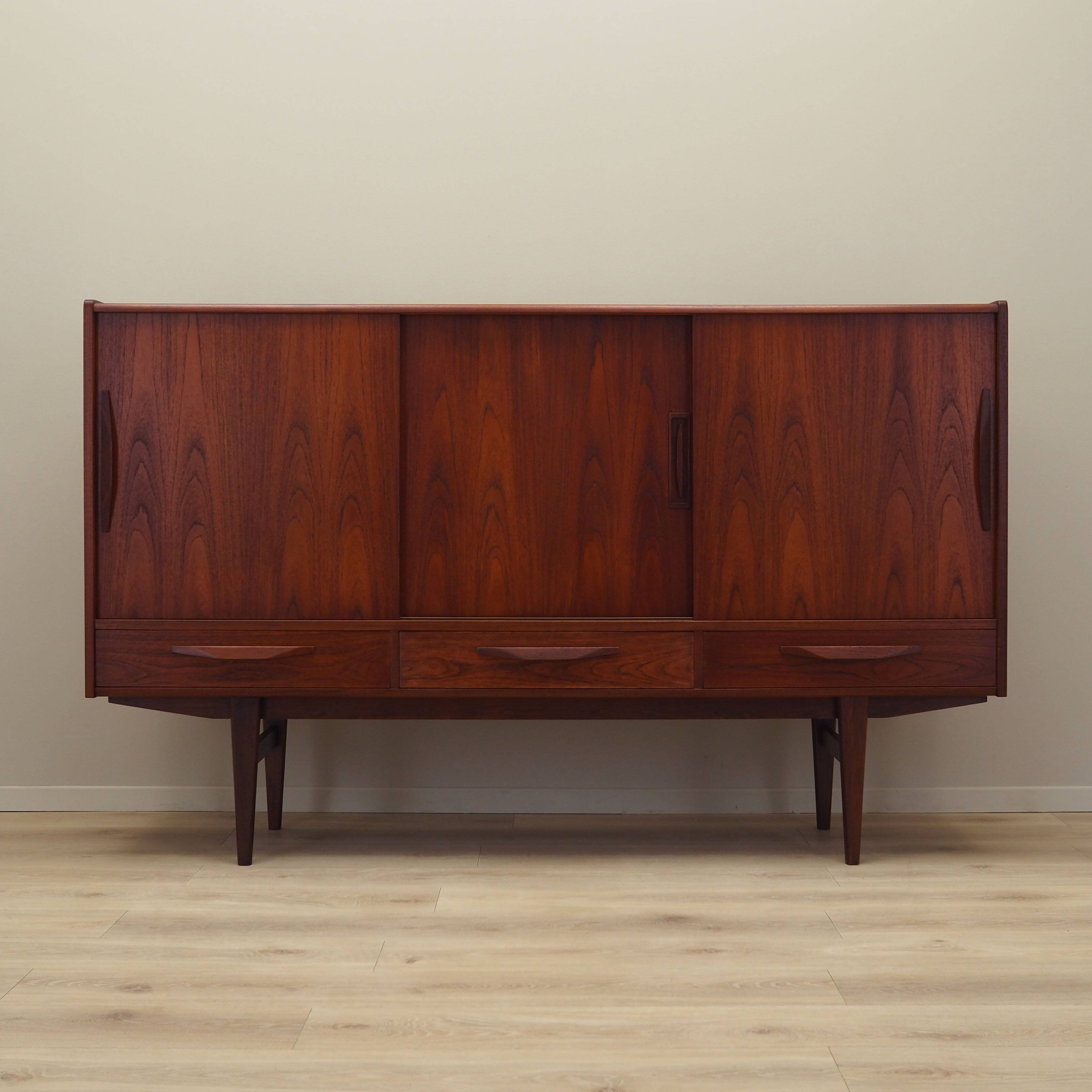 Buffet haut en teck, design danois, années 1970, fabriqué par ES Møbler
