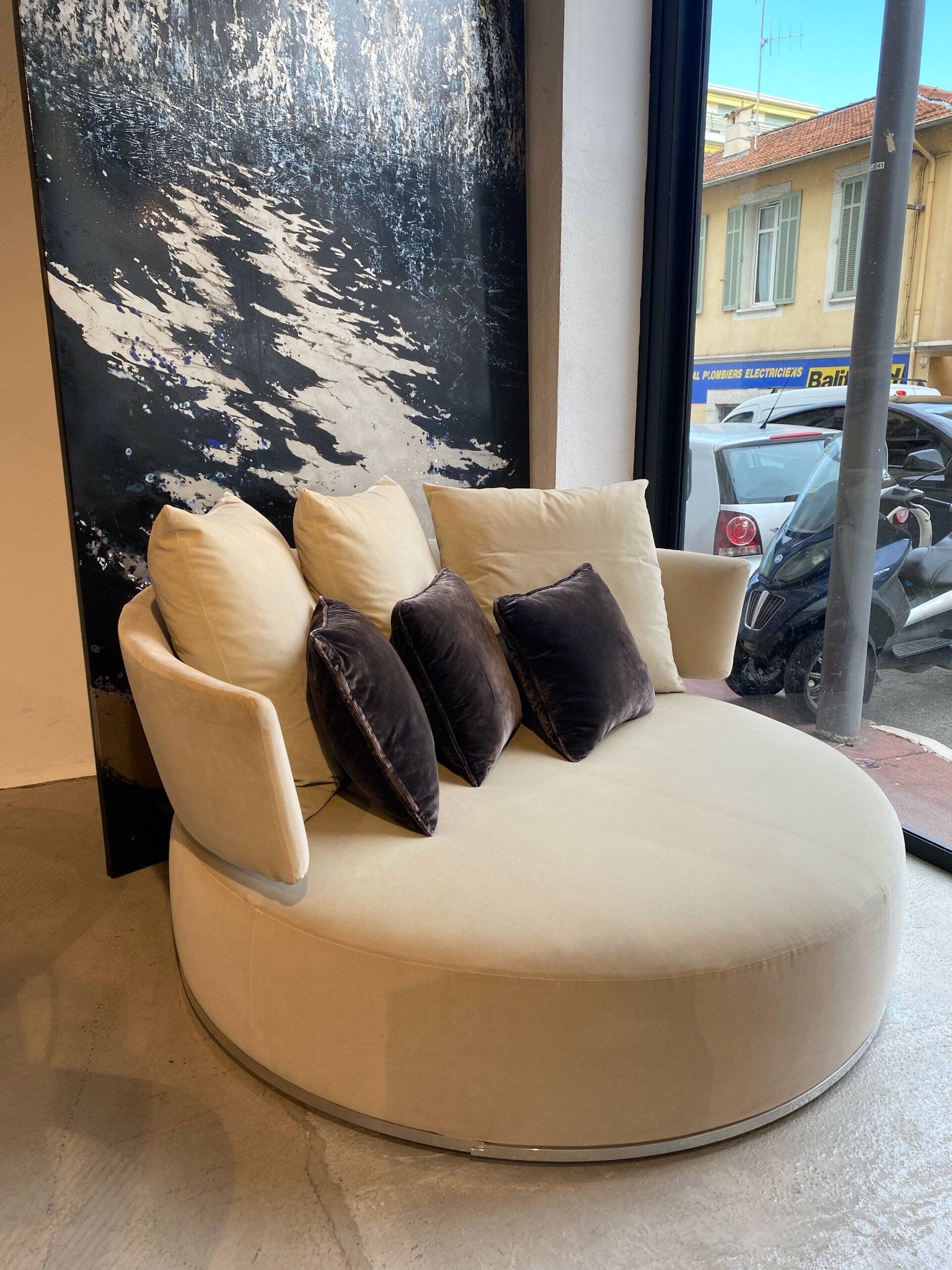 Antonio Citterio round swivel sofa Maxalto B&B Italia - Amoenus model
