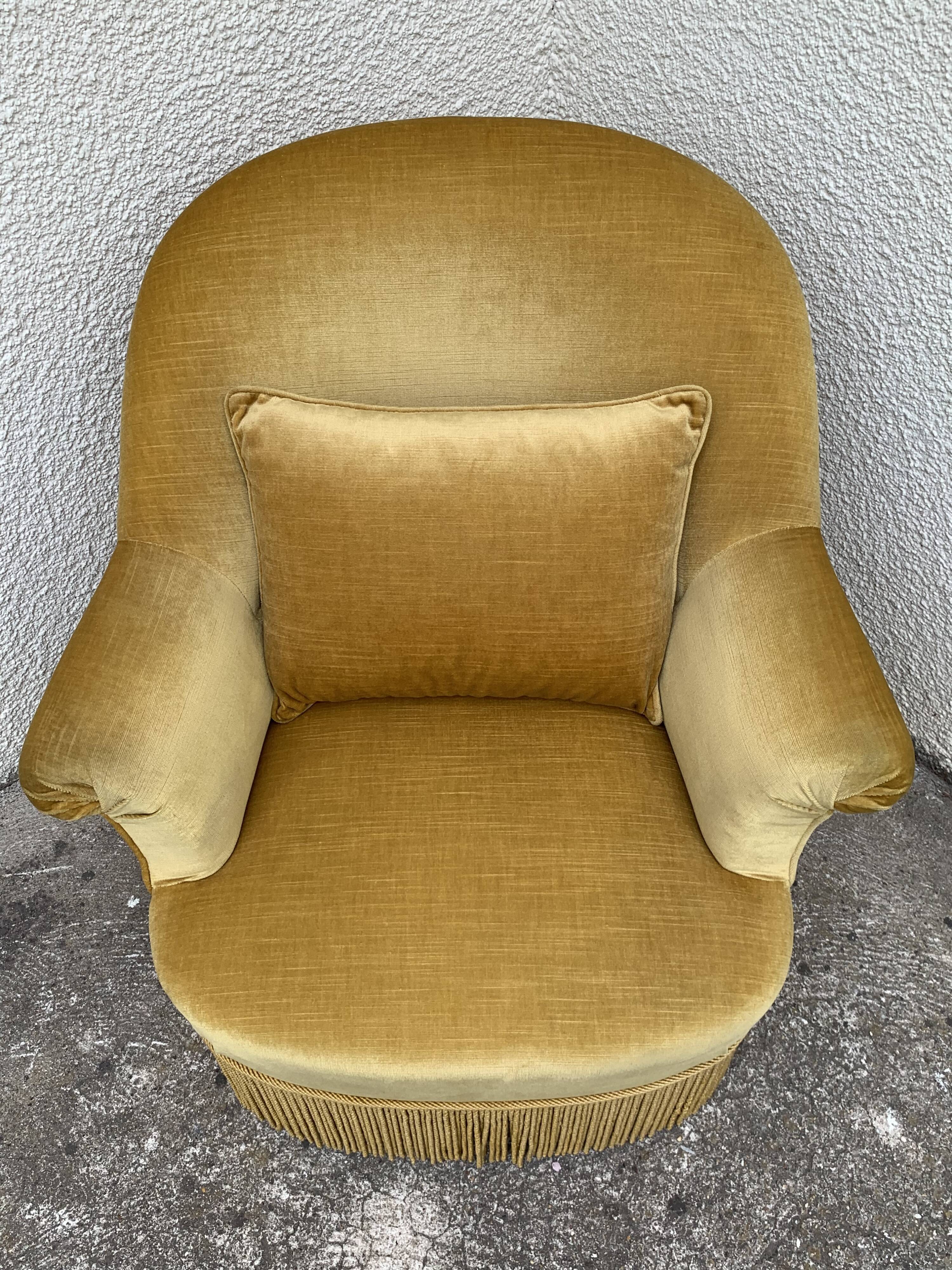 Golden velvet toad armchair