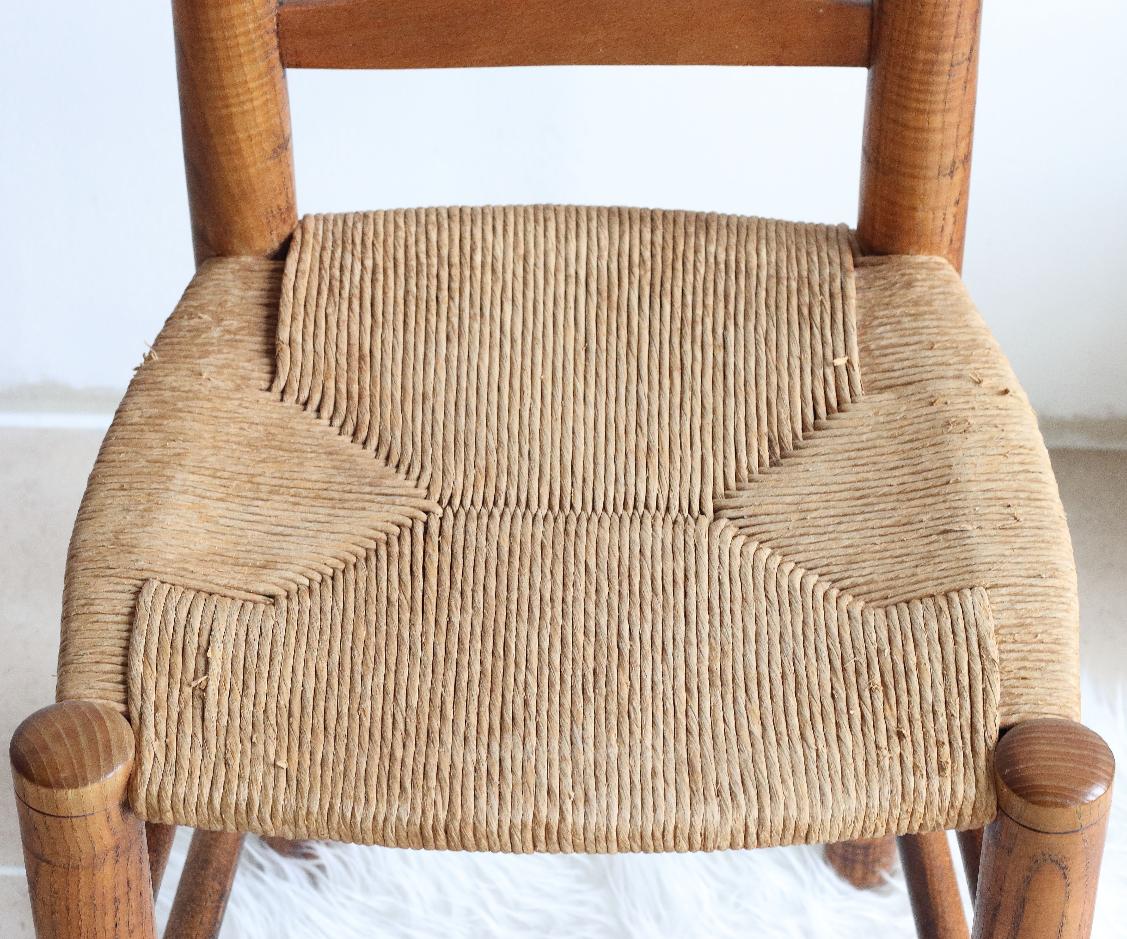 Set of six 1950s chairs in solid wood and straw