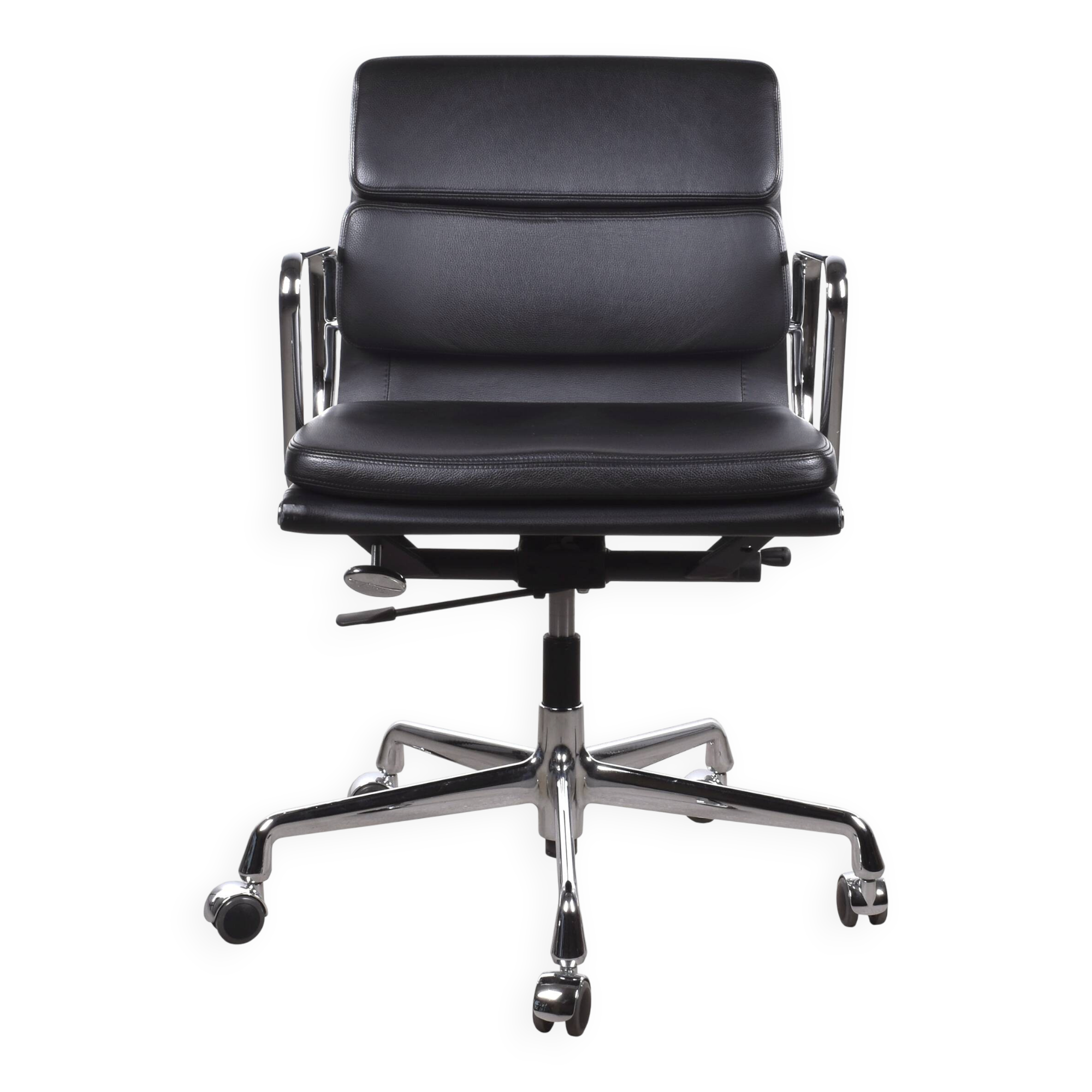 Charles & Ray Eames EA217 Office Chair polished aluminum and black leather