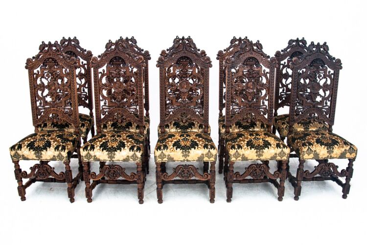 Ensemble de 10 chaises richement sculptées, France, vers 1870. Après rénovation.