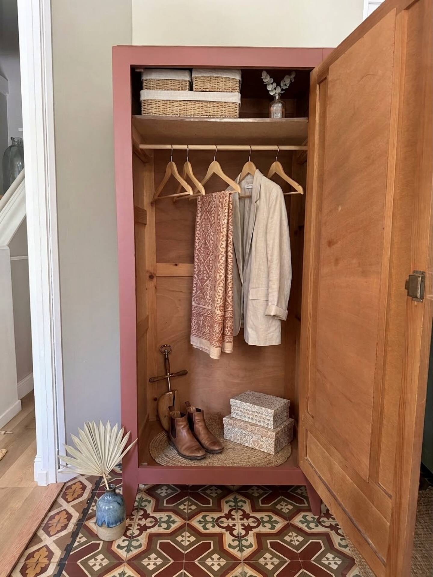 Armoire parisienne
