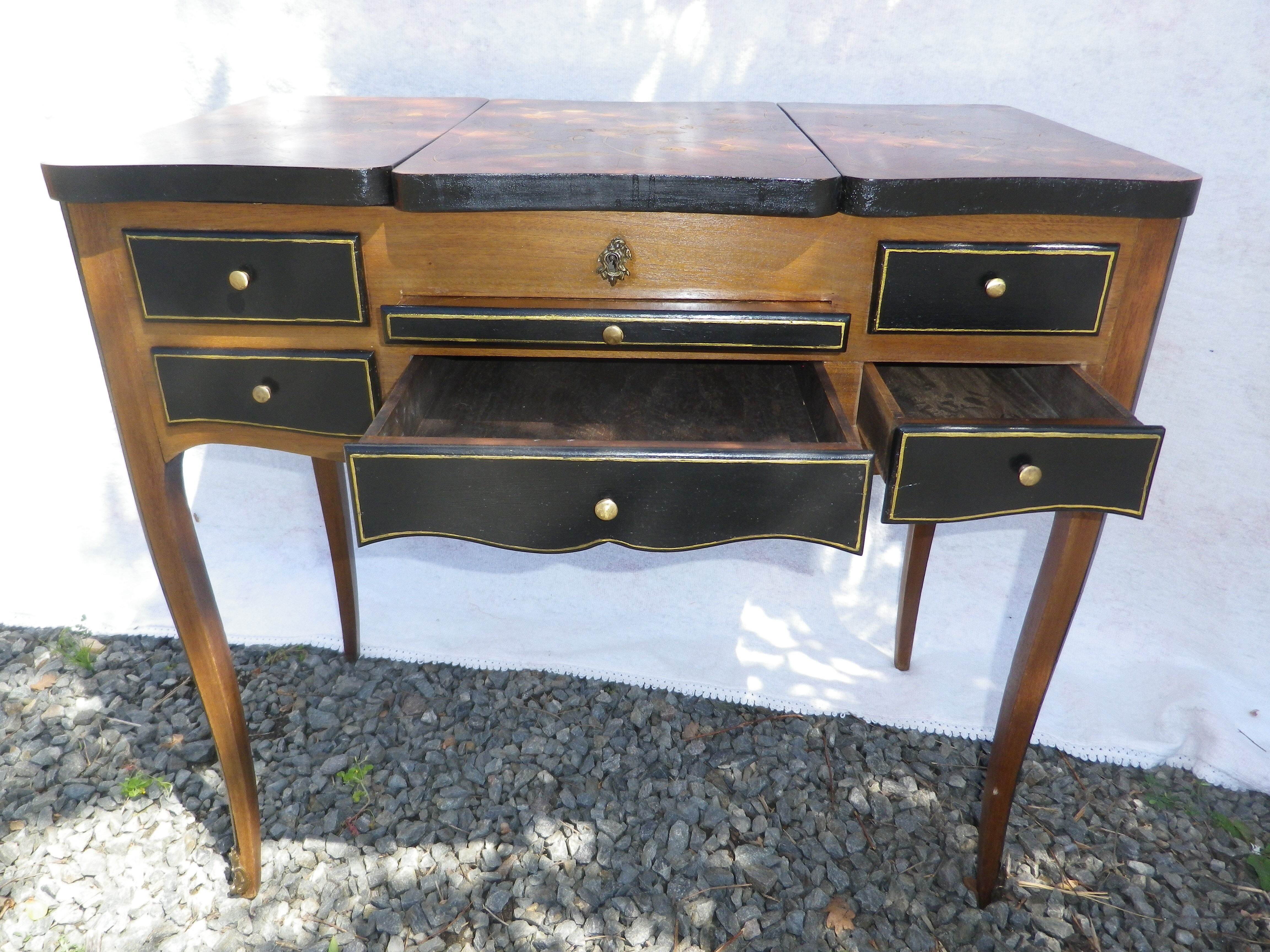 inlaid dressing table louis VI style