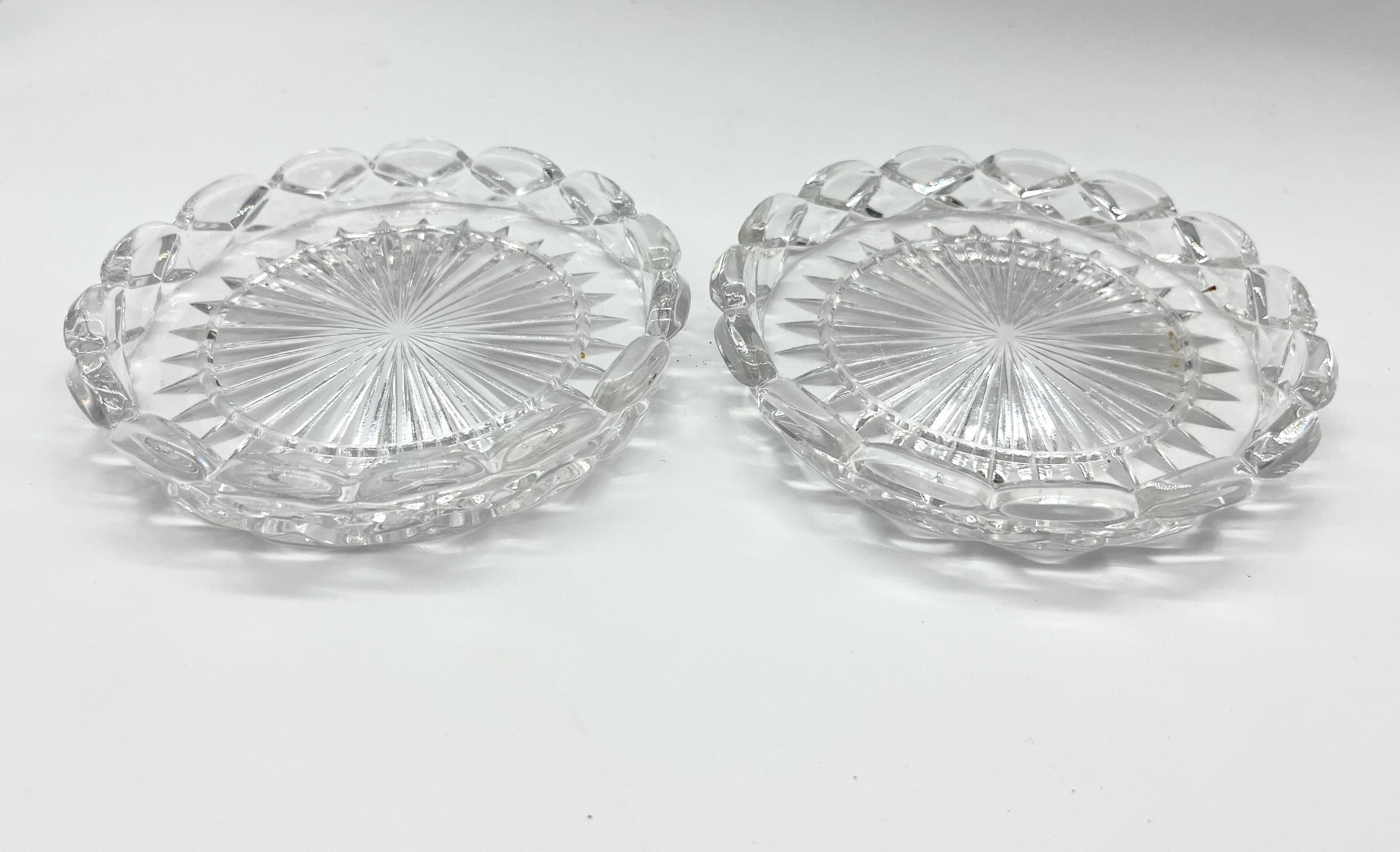 Pair of crystal bowls signed Baccarat – Diameter 13 cm