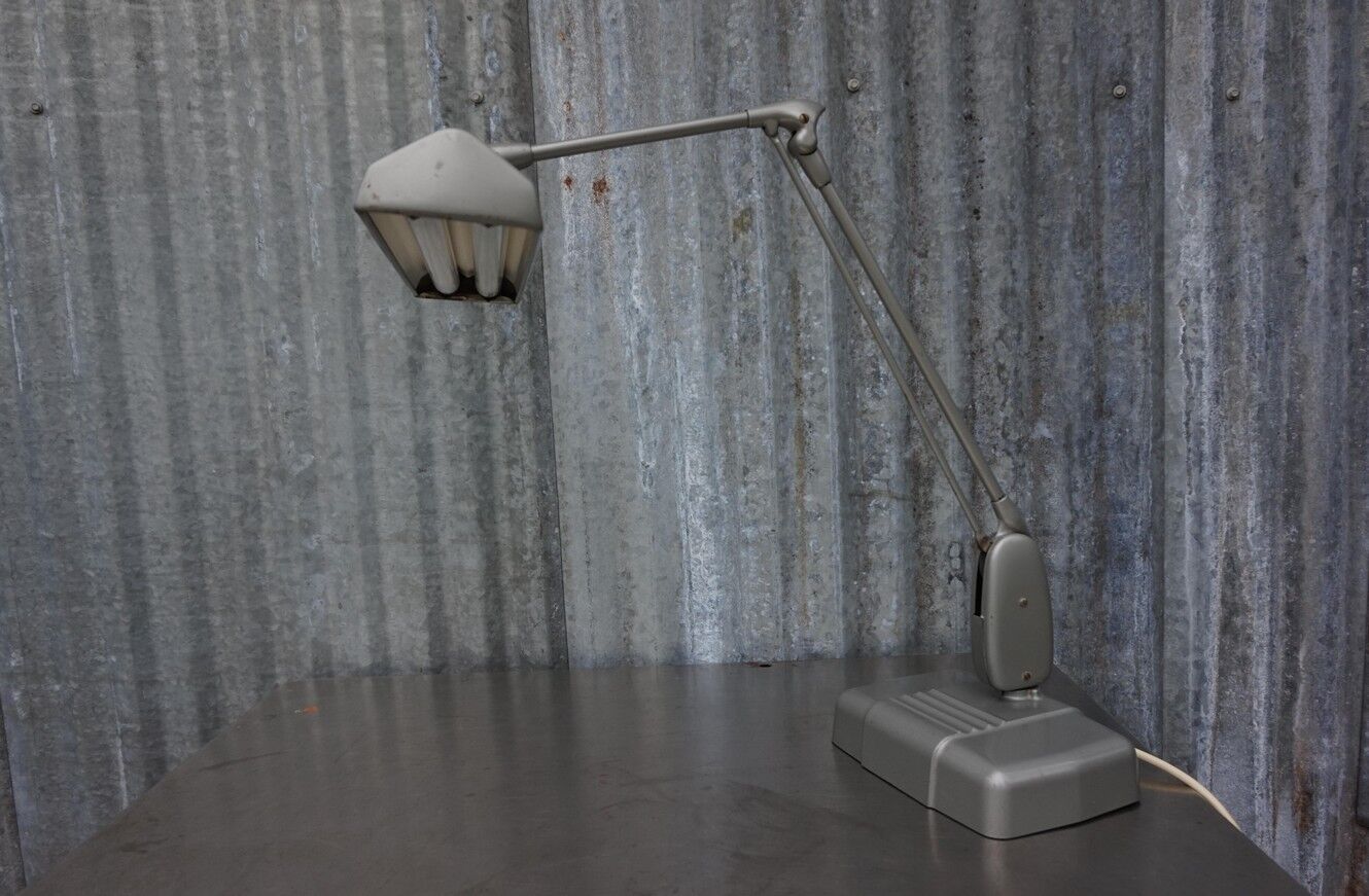 Floating industrial dazor desk lamp