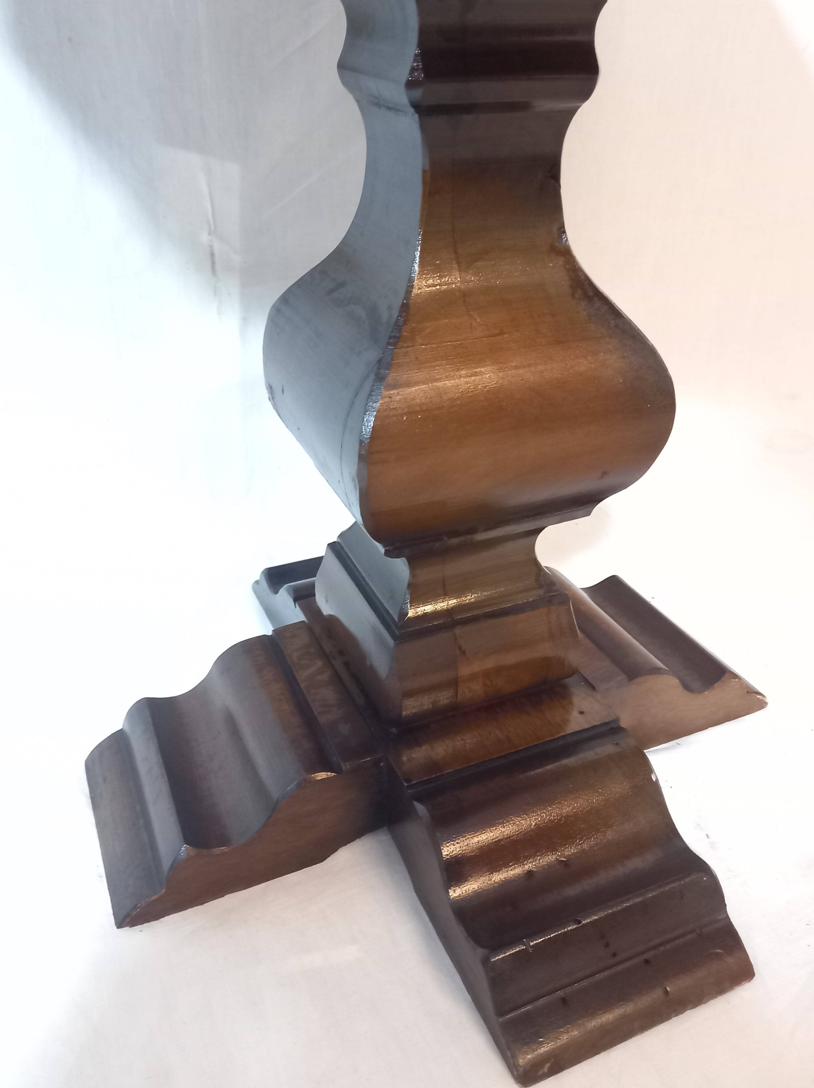 Octagonal Side Table With Baluster Shaft