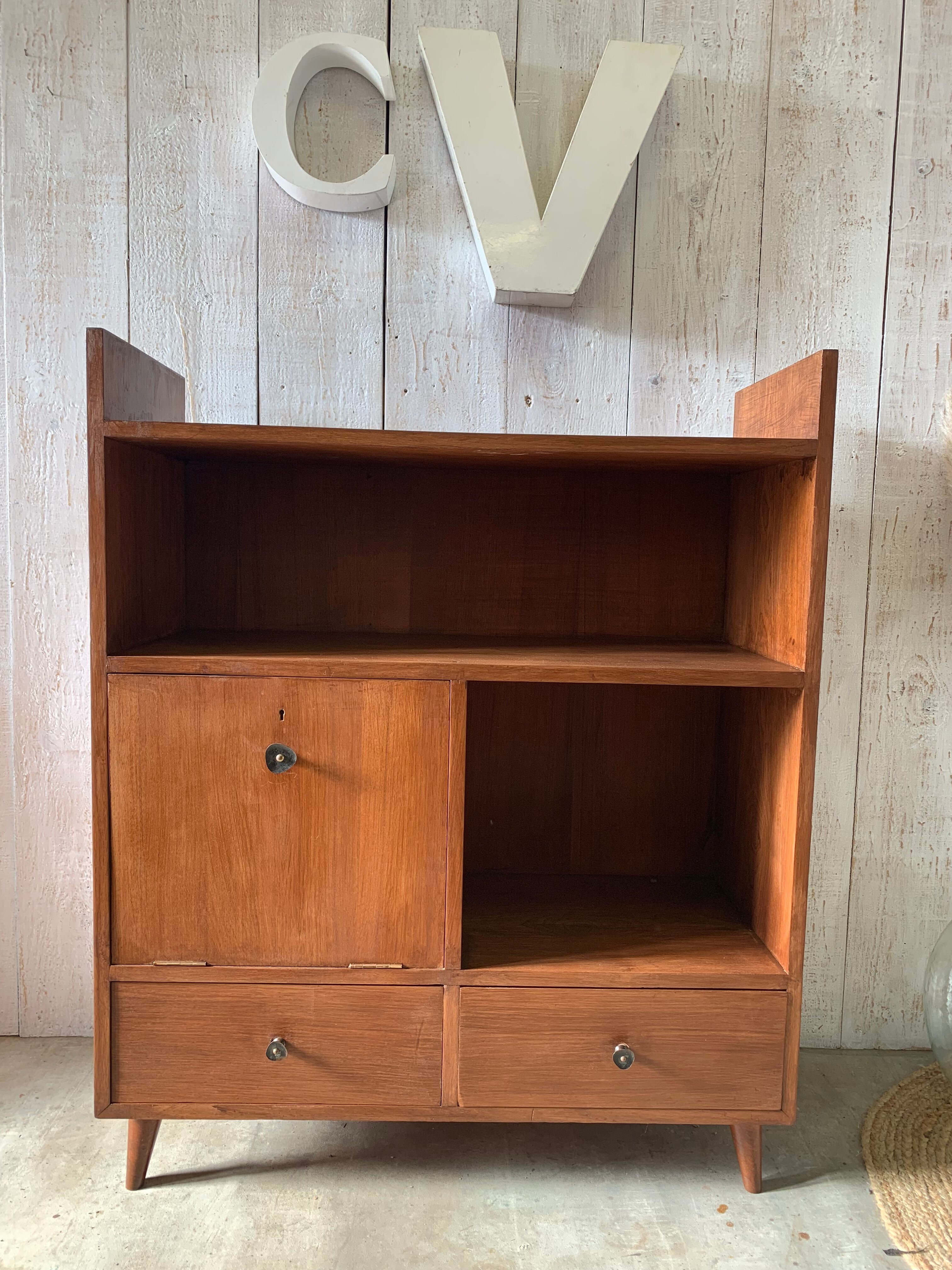 Vintage buffet