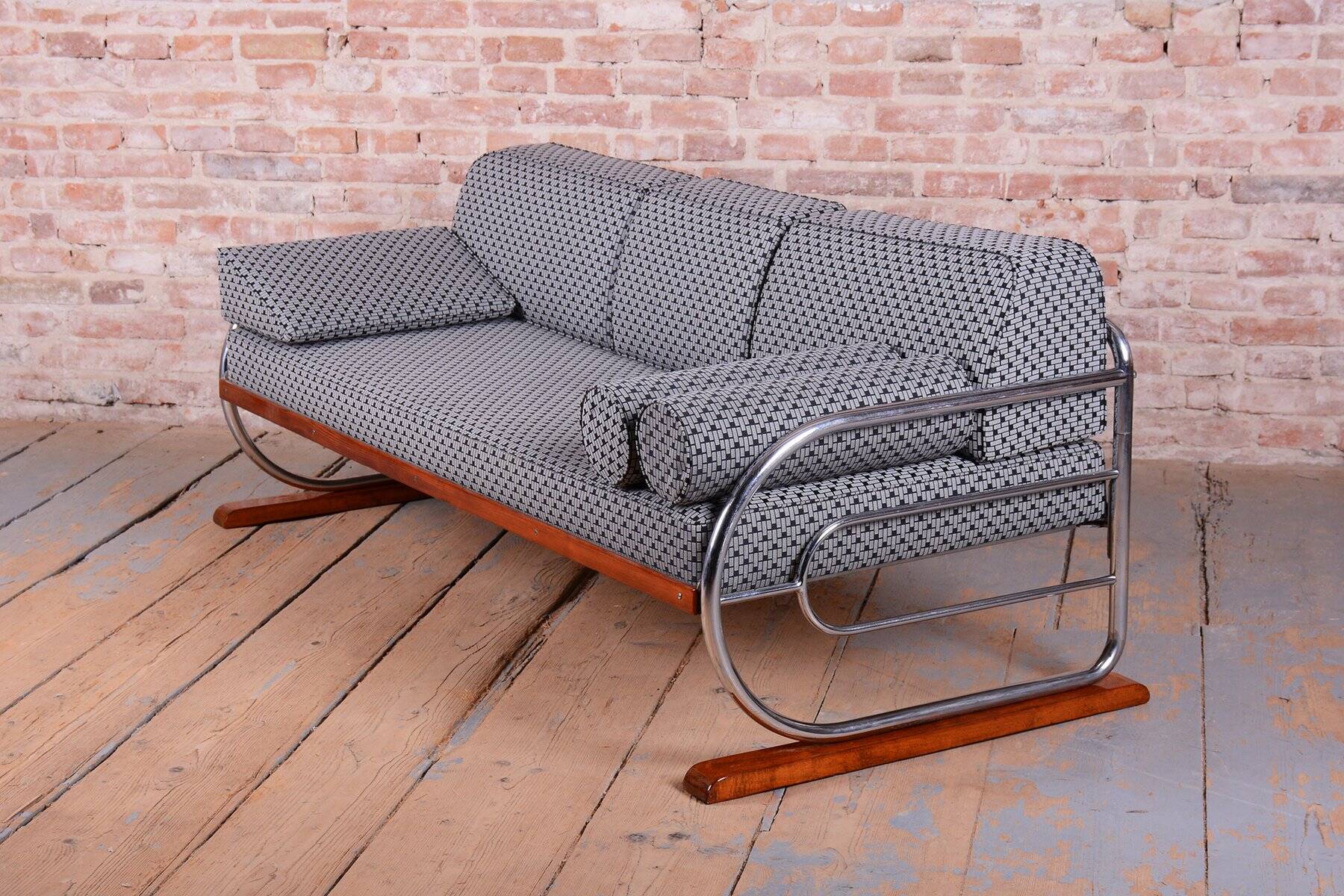 Bauhaus Sofa in Chrome and Beech from Robert Slezak, Czech, 1930s