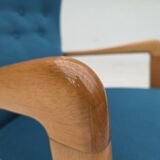 Fauteuil danois des années 1970 par Fritz Hansen, en laine de mobilier, bois de hêtre.