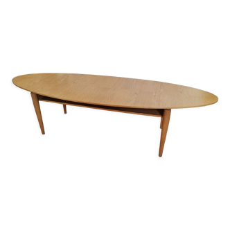 Oval scandinavian coffee table