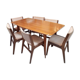 Scandinavian table and 6 chairs