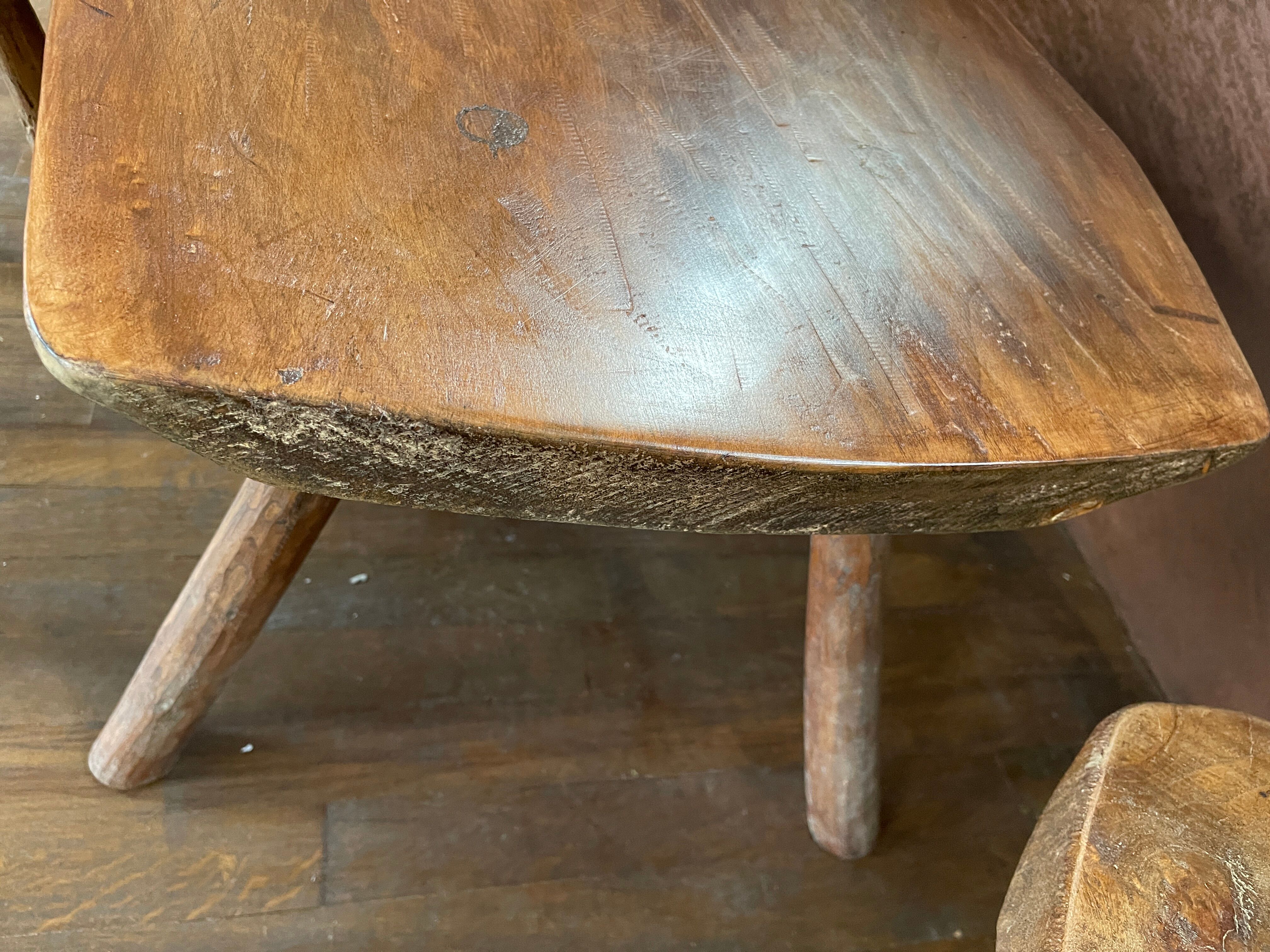 Ensemble table basse et tabourets brutaliste campagne