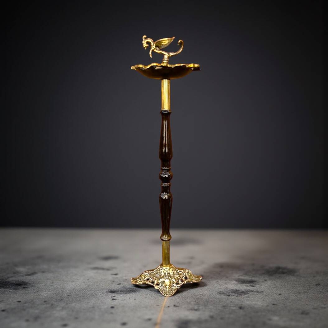 Dragon-styled floor ashtray – gilded brass – 1960s