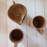 2 mugs + stoneware creamer
