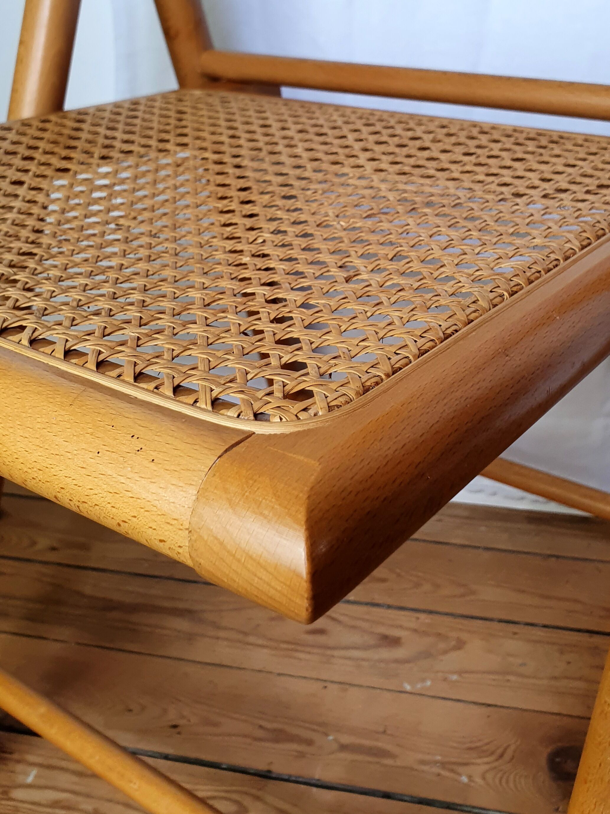 Chaise pliante cannée