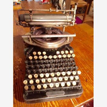 Typewriter old yost No. 4