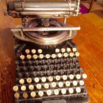 Machine à écrire ancienne yost n° 4