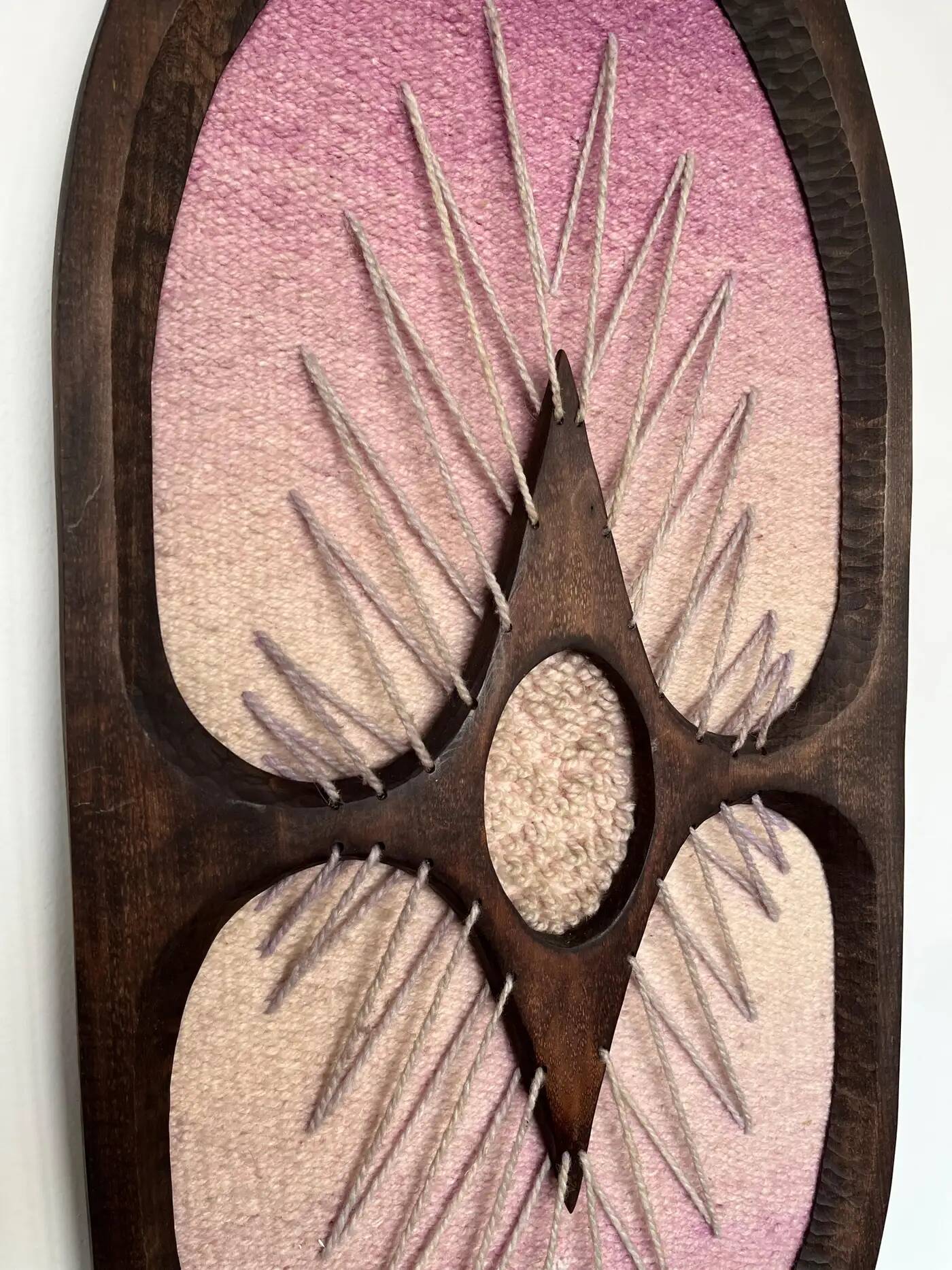 Tapisserie en bois et laine organique par Rozinkova, années 1970, Tchécoslovaquie