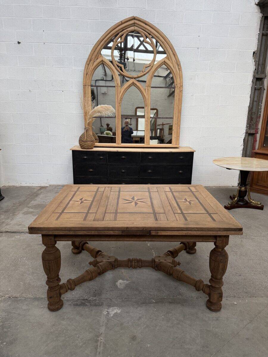 Italian table in raw oak from the 19th century.