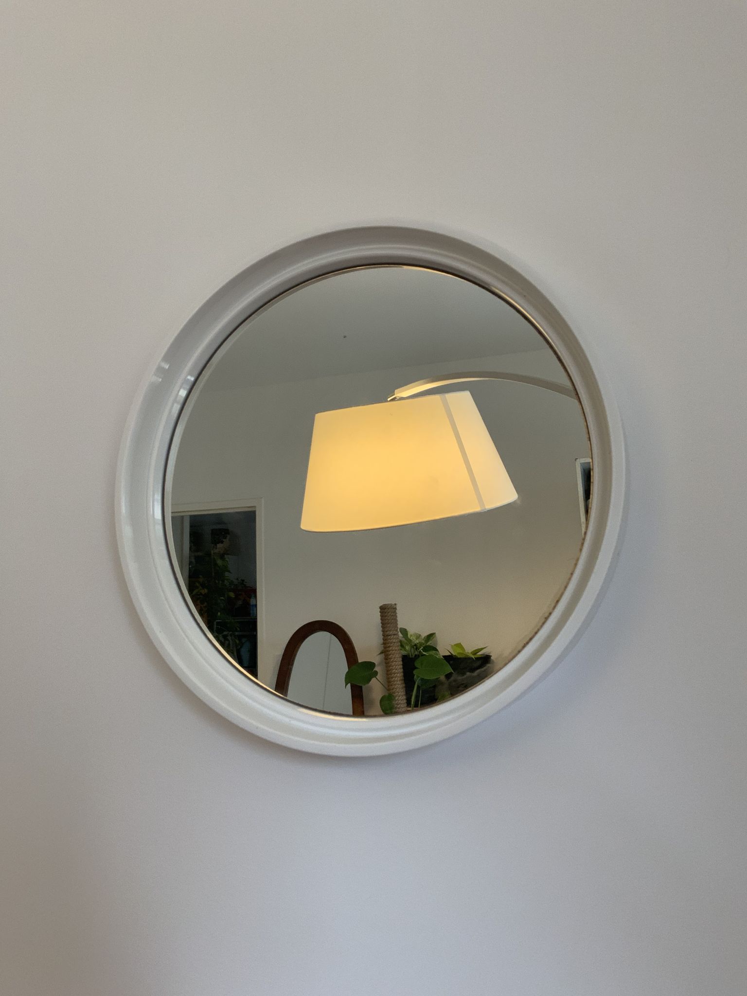 Vintage mirror round contours plastic white Gilac France 40x40cm