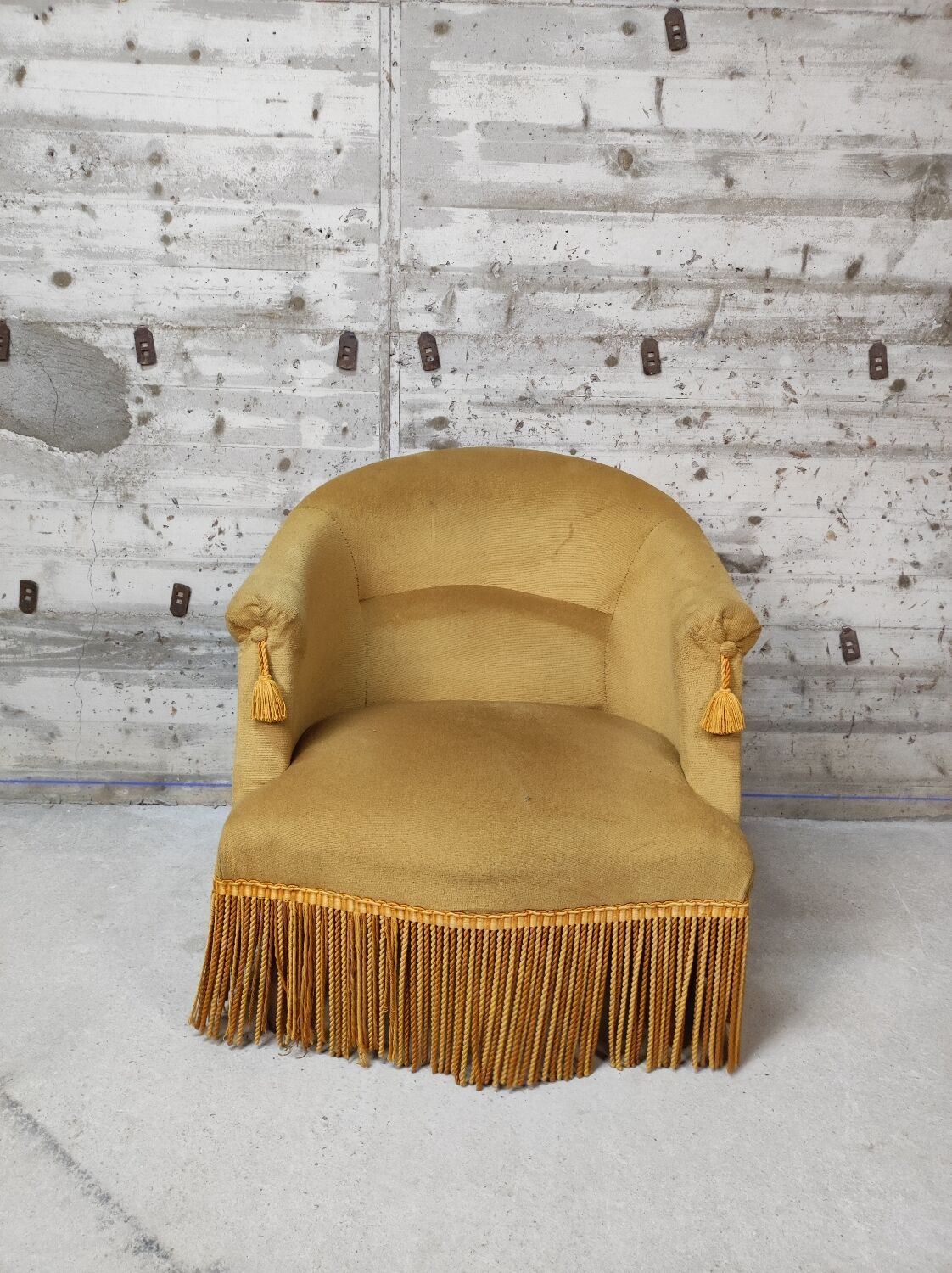 Yellow toad armchair